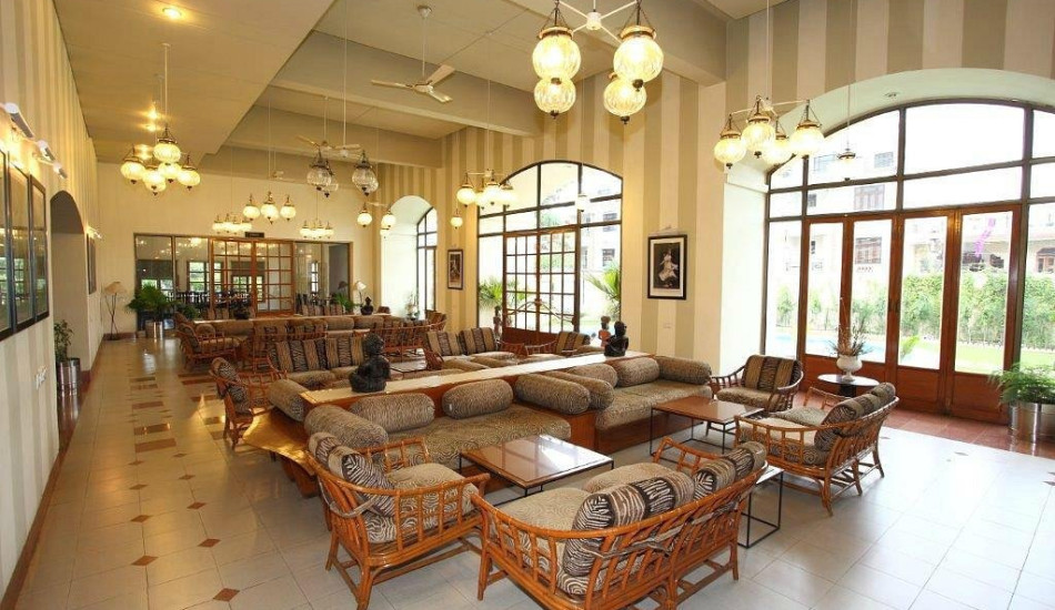 Hotel Paras Mahal